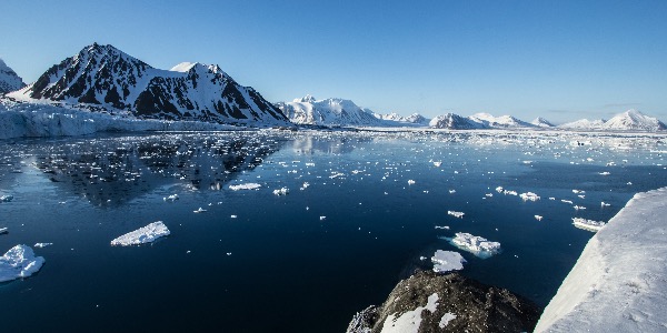 Spitsbergen Arctische bron ijszee